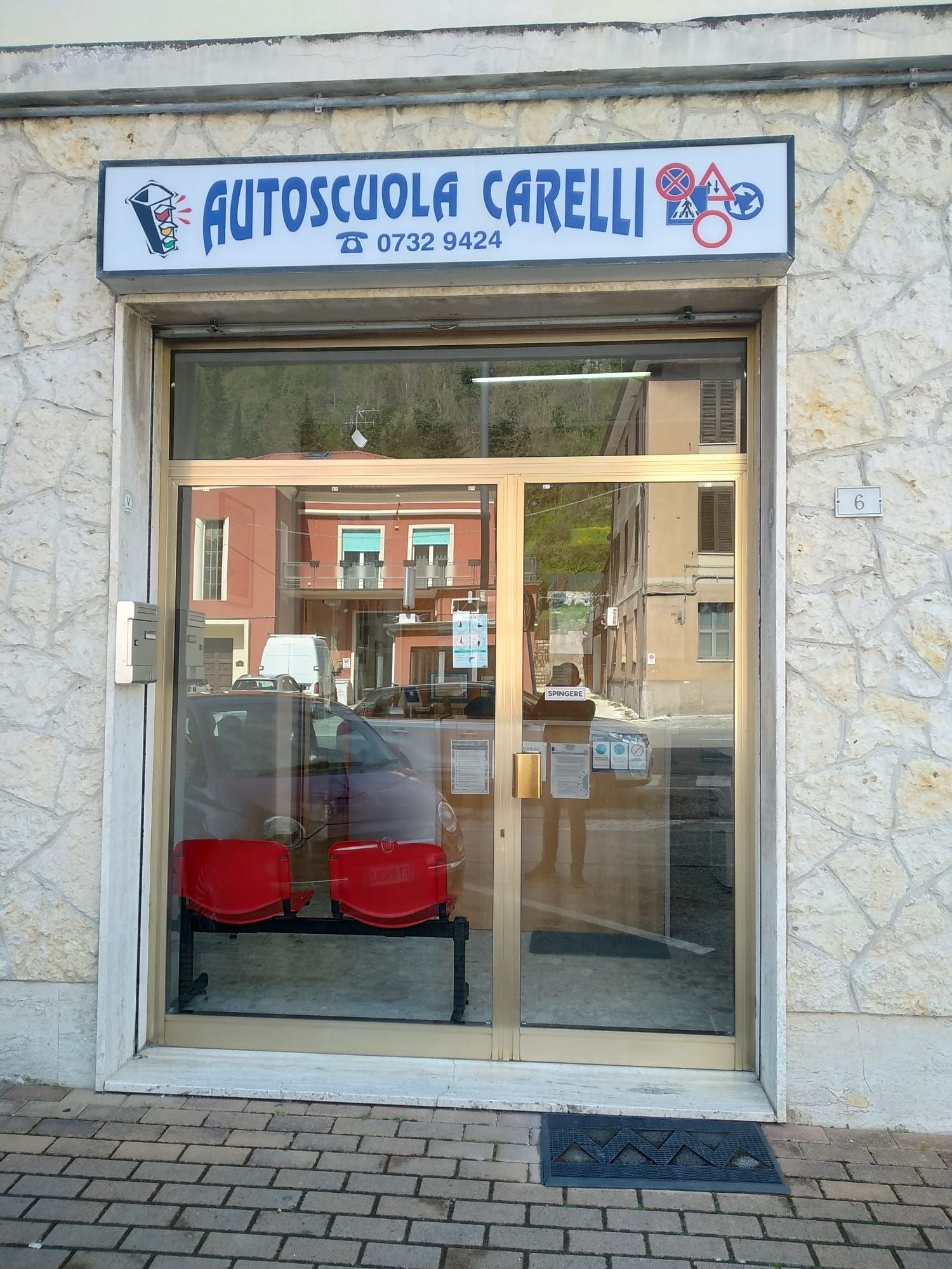 Patenti per autoveicoli e motoveicoli Autoscuola CARELLI STEFANO Sassoferrato